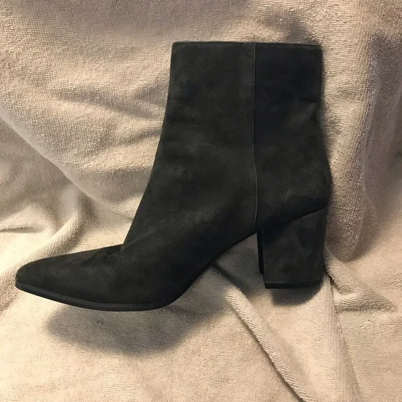 Michael Kors women’s charcoal gray boots - Picture 5 of 7
